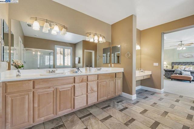 5391 Fernbank Dr, Concord CA: https://media.crmls.org/mediaz/2c46938a-5dce-4910-ae88-7aa8c2af01ea.jpg