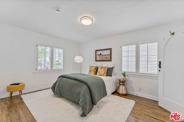 217 17th Street, Santa Monica CA: https://media.crmls.org/mediaz/2c475b23-6db7-4ccf-b164-a0fc3bd484d5.jpg