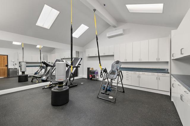 65 Fairfax Avenue, Atherton CA: https://media.crmls.org/mediaz/2c47b03c-5ce7-439f-b84f-ca44867cc95e.jpg