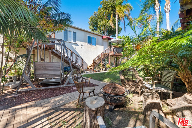 1525 Marcelina Avenue photo 3