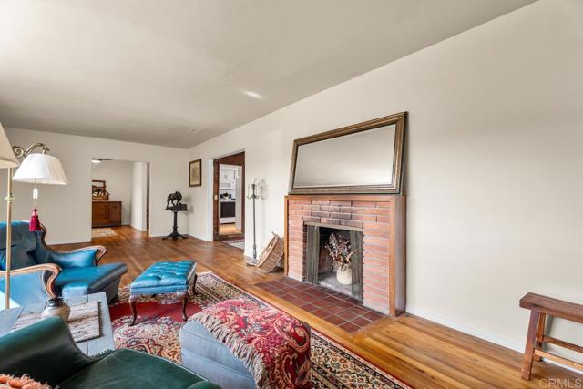 Detail Gallery Image 8 of 46 For 1676 Vann Ct, El Cajon,  CA 92020 - 4 Beds | 3 Baths