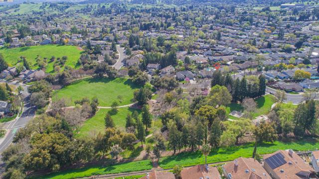 573 Junipero St, Pleasanton CA: https://media.crmls.org/mediaz/2c48179d-79bc-4f2e-a173-d86468110ad6.jpg