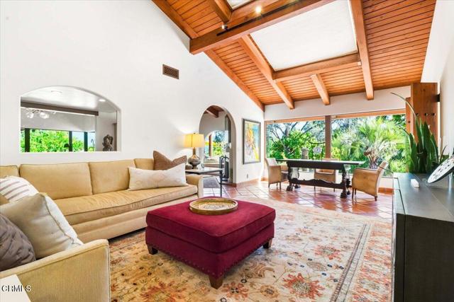 515 Del Oro Drive, Ojai CA: https://media.crmls.org/mediaz/2c48569a-54ba-4c55-bb6a-f64e2b2497ae.jpg