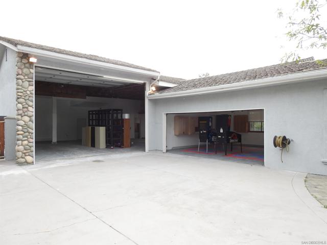 16334 Woodson View Rd, Poway CA: https://media.crmls.org/mediaz/2c4880cc-2306-42e5-a783-1f231ab7df77.jpg