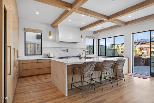 Detail Gallery Image 13 of 70 For 1305 Beachmont, Ventura,  CA 93001 - 4 Beds | 4 Baths