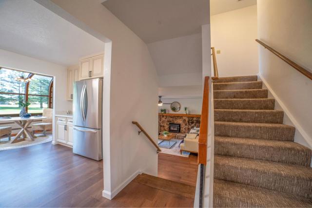 4652 Fairway Drive, Rohnert Park CA: https://media.crmls.org/mediaz/2c499be0-8d11-4c49-b802-3063cabaf58f.jpg