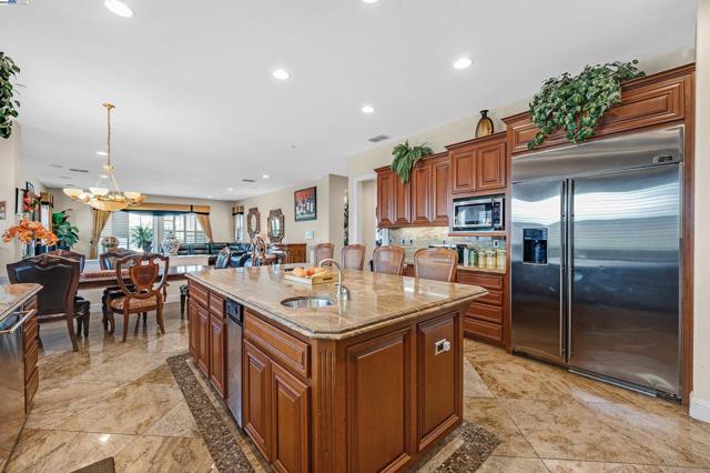 6013 Kingsmill Ter, Dublin CA: https://media.crmls.org/mediaz/2c4a1ad5-8d68-4d2d-a911-f97b993c246c.jpg