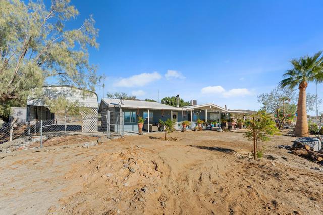 75760 Skyline Drive, Desert Hot Springs CA: https://media.crmls.org/mediaz/2c4aa483-97e3-4e3d-aeea-e6fcd437121b.jpg