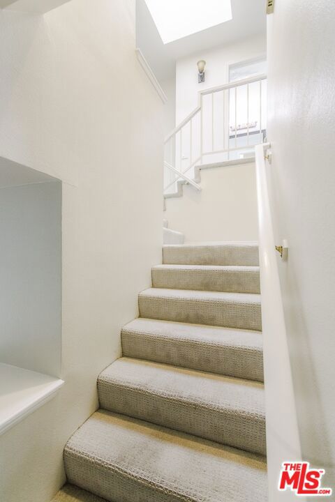 3131 E Hillcrest Drive, Westlake Village CA: https://media.crmls.org/mediaz/2c4b519e-9679-4c13-b321-2f060b8551b2.jpg