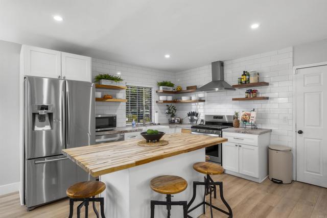 1508 Concord Way, Chula Vista CA: https://media.crmls.org/mediaz/2c4b5fc5-1bfe-41e9-921a-60003314edfe.jpg