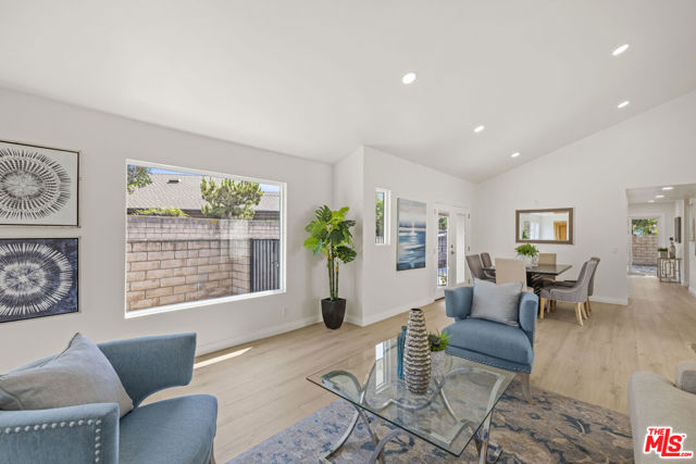13 Pepper Court, Inglewood CA: https://media.crmls.org/mediaz/2c4bb9f3-d822-4d7a-a97e-0a47a53c7174.jpg