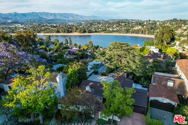 2020 Redcliff Street, Los Angeles CA: https://media.crmls.org/mediaz/2c4bedc0-1765-4c8f-8977-77eeef7cd3a6.jpg
