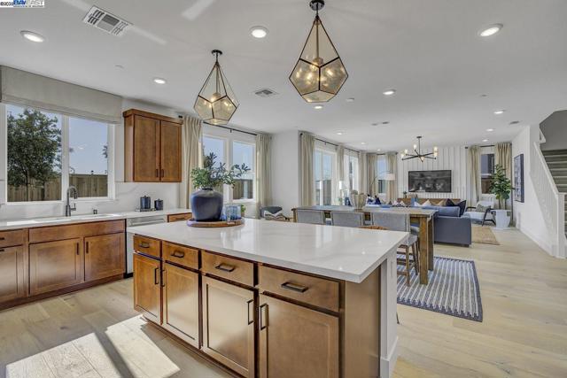319 W Calabria Drive, Mountain House CA: https://media.crmls.org/mediaz/2c4c68cc-e59e-4969-bc45-d228951c197f.jpg