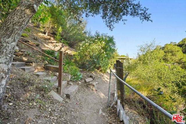 860 Old Topanga Canyon Road, Topanga CA: https://media.crmls.org/mediaz/2c4cf26d-6bc8-449a-99e1-e6ec196afa88.jpg