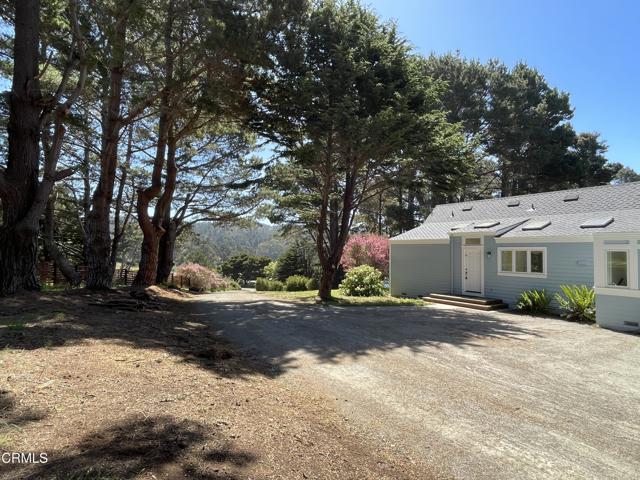 45300 Headlands Drive, Mendocino CA: https://media.crmls.org/mediaz/2c4cf370-18cf-44fc-a1f9-7f4fd507ff98.jpg