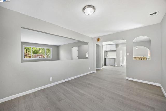 4580 Theresa Ave, Fremont CA: https://media.crmls.org/mediaz/2c4d46c8-a6fd-4552-80ac-1cb58647a73b.jpg