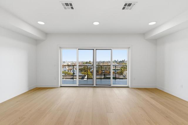 560 El Camino Real, San Carlos CA: https://media.crmls.org/mediaz/2c4d895e-5afd-42ac-8651-9c05549faf59.jpg