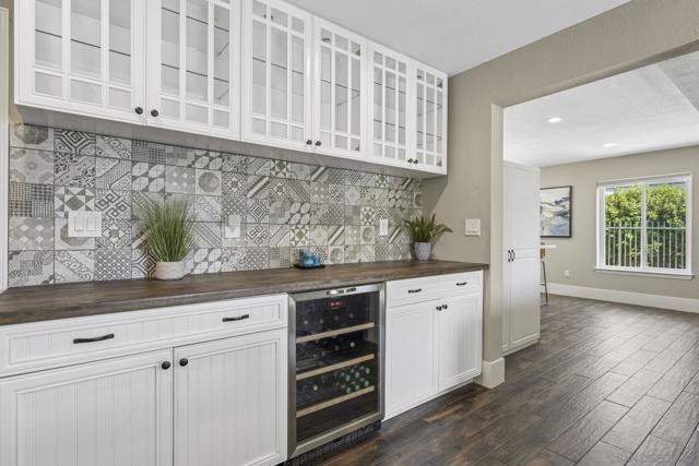 1198 Gazania Ct, San Marcos CA: https://media.crmls.org/mediaz/2c4daa3a-013c-4d65-ae8a-a52eebb85e8f.jpg