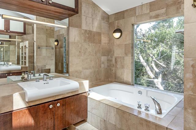300 Cervantes Road, Portola Valley CA: https://media.crmls.org/mediaz/2c4e3d75-2587-4321-8f24-bced3b79e120.jpg