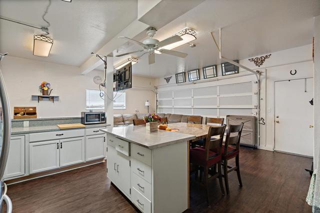 1545 E Saint John Street, San Jose CA: https://media.crmls.org/mediaz/2c4e4c55-ec25-48a7-864e-05db3a672247.jpg