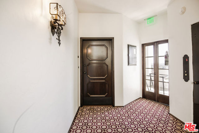 1302 Sweetzer Avenue, West Hollywood CA: https://media.crmls.org/mediaz/2c4e84b3-e365-49c5-9886-9bde7da12359.jpg