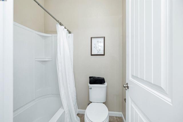 328 C St, Hayward CA: https://media.crmls.org/mediaz/2c4f0f7d-ff0c-45fa-9b12-230e865ed882.jpg