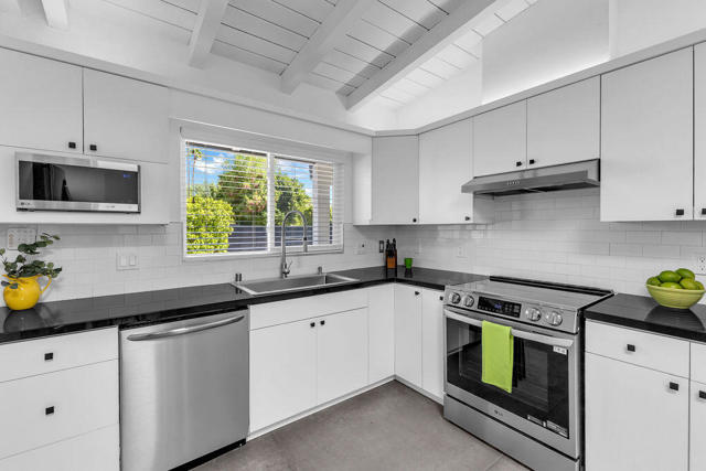 1075 E Sunny Dunes Road, Palm Springs, CA 92264