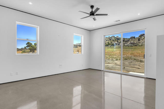 41265 Lakeshore Boulevard, Aguanga CA: https://media.crmls.org/mediaz/2c4f5560-764f-4a20-8384-ed2d328144ae.jpg