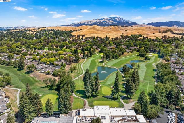 711 Glen Eagle Ct, Danville CA: https://media.crmls.org/mediaz/2c502047-c06d-41a3-94f2-d42ad956b2f9.jpg