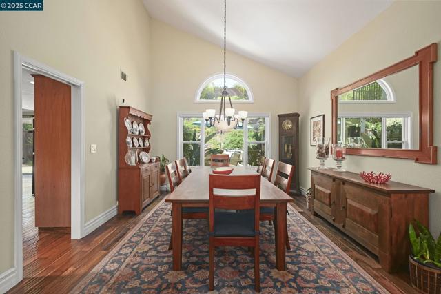 635 Canyon Crest Rd. E., San Ramon CA: https://media.crmls.org/mediaz/2c511a98-a349-4703-acc1-e61c442ad567.jpg