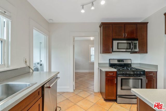 6163 Strickland Avenue, Los Angeles CA: https://media.crmls.org/mediaz/2c513fbf-7881-4519-92b8-c75e4e95ae55.jpg