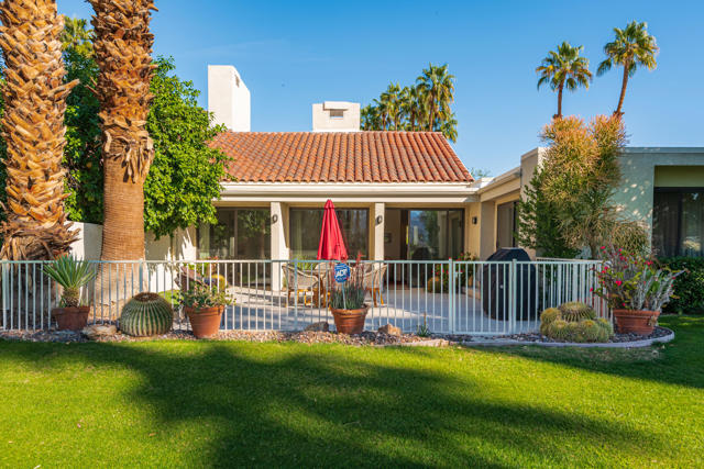 34955 Mission Hills Drive, Rancho Mirage CA: https://media.crmls.org/mediaz/2c5168df-ac99-43f0-8bbe-7aefaa75de56.jpg