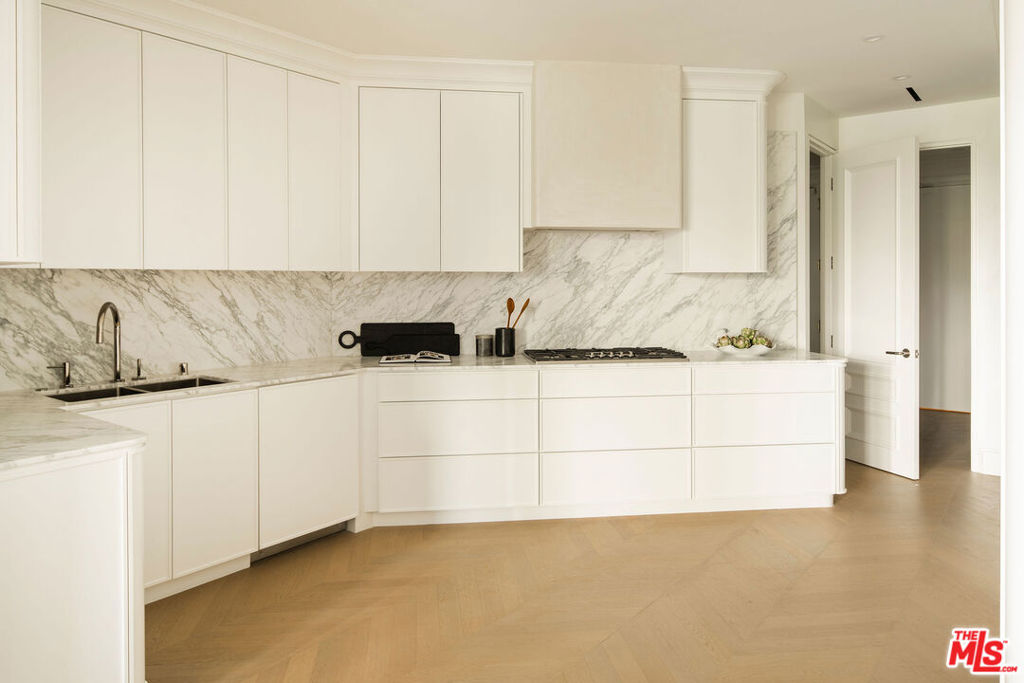 MLS #25593825 image #17