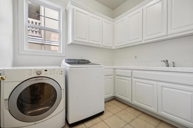 4986 Grayhawk Court, Dublin CA: https://media.crmls.org/mediaz/2c51de4f-50af-4988-8458-d7be91a070b9.jpg