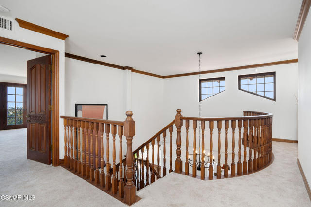 2457 Angelo Drive, Los Angeles CA: https://media.crmls.org/mediaz/2c524704-5df4-4561-9b7d-f4472b1e7a80.jpg