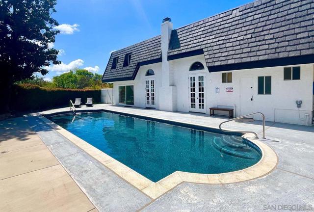 9431 W Lilac Rd, Escondido CA: https://media.crmls.org/mediaz/2c528d2f-55a2-45ea-aac1-40f9c2d3c571.jpg