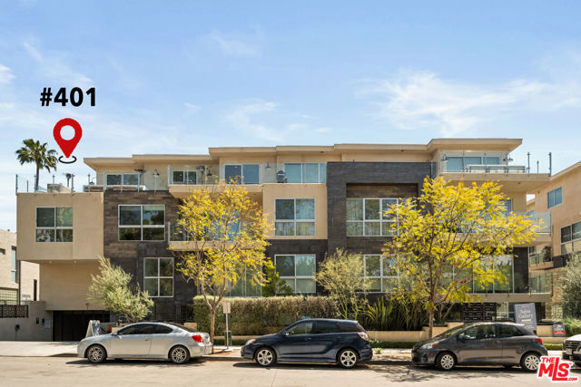 728 N Sweetzer Avenue, West Hollywood CA: https://media.crmls.org/mediaz/2c52e64f-46b0-4047-ad86-a36b7015c7cf.jpg