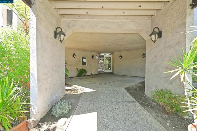 Image 16 of 20 For 1699 Laguna St  305