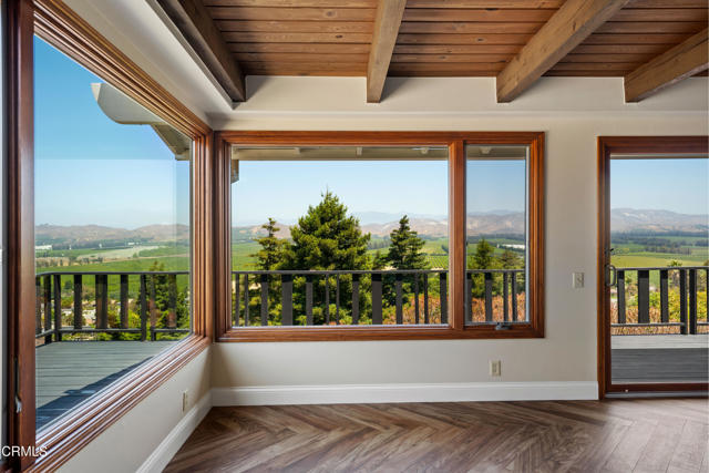 1027 Garrido Drive, Camarillo CA: https://media.crmls.org/mediaz/2c546648-3c2d-426b-9deb-97214bf6d0aa.jpg