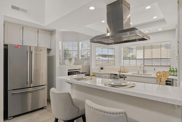 Detail Gallery Image 17 of 55 For 2021 Carnegie Ln #APT 7,  Redondo Beach,  CA 90278 - 3 Beds | 2/1 Baths