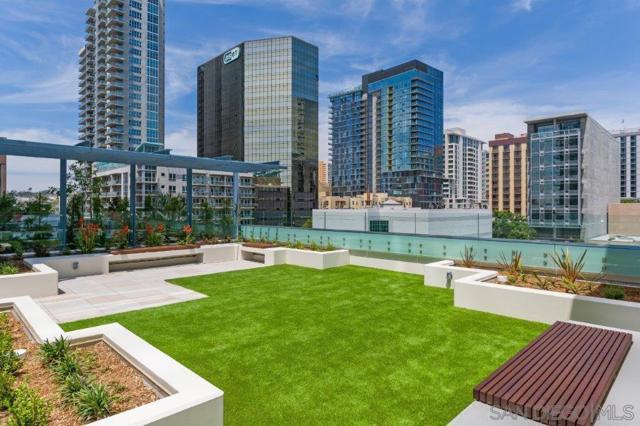 1388 Kettner Blvd, San Diego CA: https://media.crmls.org/mediaz/2c549024-aa92-49da-a636-7be665282bef.jpg