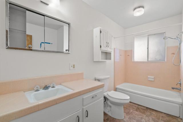 15 Work Avenue, Monterey CA: https://media.crmls.org/mediaz/2c5490d6-d88c-46d4-bed1-82247a2ad570.jpg