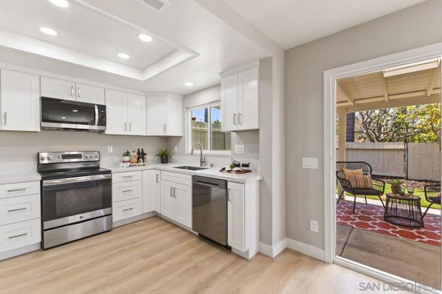 8691 Park Run Rd, San Diego CA: https://media.crmls.org/mediaz/2c54e278-2434-41ea-98af-ac826006cd40.jpg