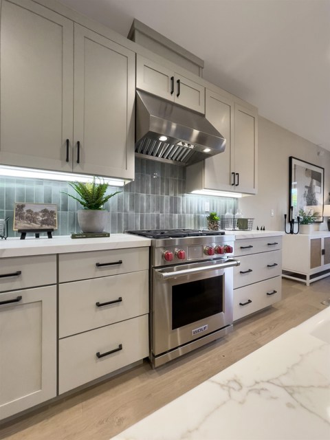 Image 3 of 17 For 139 Compass Drive  2002