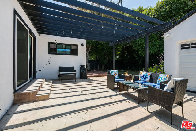 11415 Mcdonald Street, Culver City CA: https://media.crmls.org/mediaz/2c554410-18c9-40f5-a6e0-9c134ed3516a.jpg