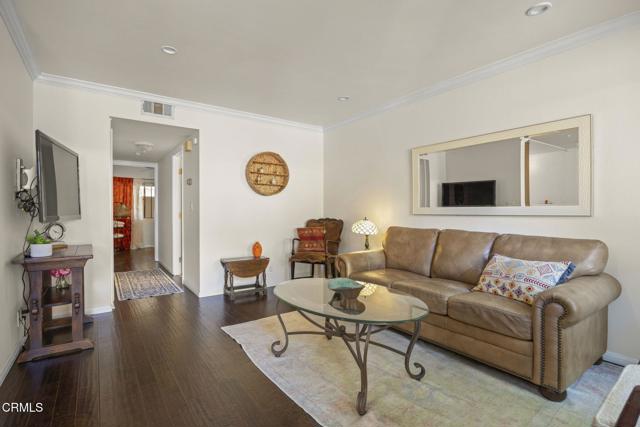 644 Thoreau Lane, Ventura CA: https://media.crmls.org/mediaz/2c55c466-533c-43fc-a707-8e49dc5ec499.jpg
