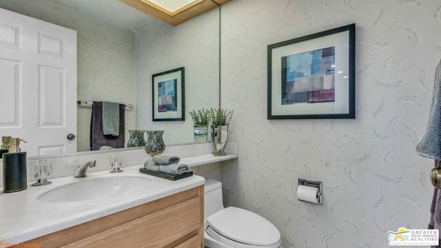 307 Appaloosa Way, Palm Desert CA: https://media.crmls.org/mediaz/2c5619d9-0f4e-41b4-b0cf-164512bacc97.jpg