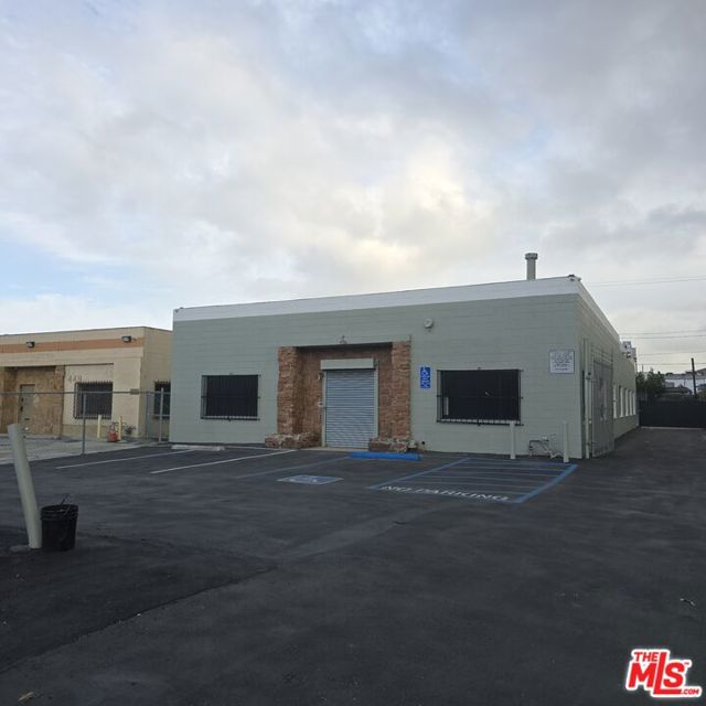 Image 3 of 22 For 455 Alondra Boulevard