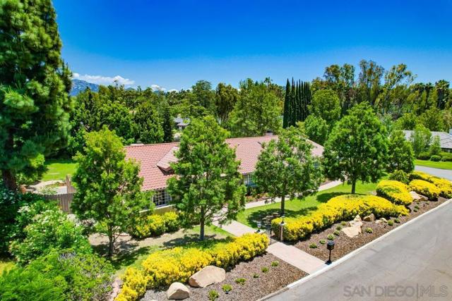 16657 Valle Verde Rd, Poway CA: https://media.crmls.org/mediaz/2c5720af-2a34-4b78-9ea8-83f7525888f0.jpg