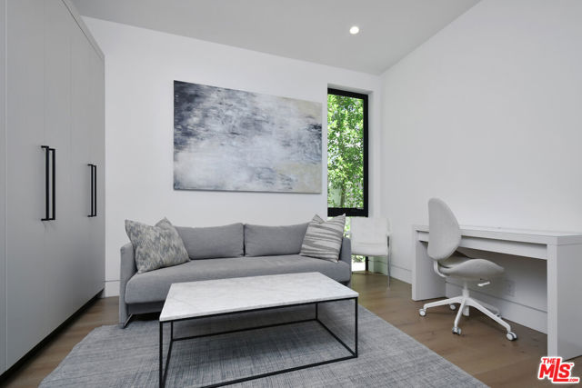 5316 Lennox, Sherman Oaks CA: https://media.crmls.org/mediaz/2c5742b0-ab88-42fa-b5f3-8135027afce5.jpg